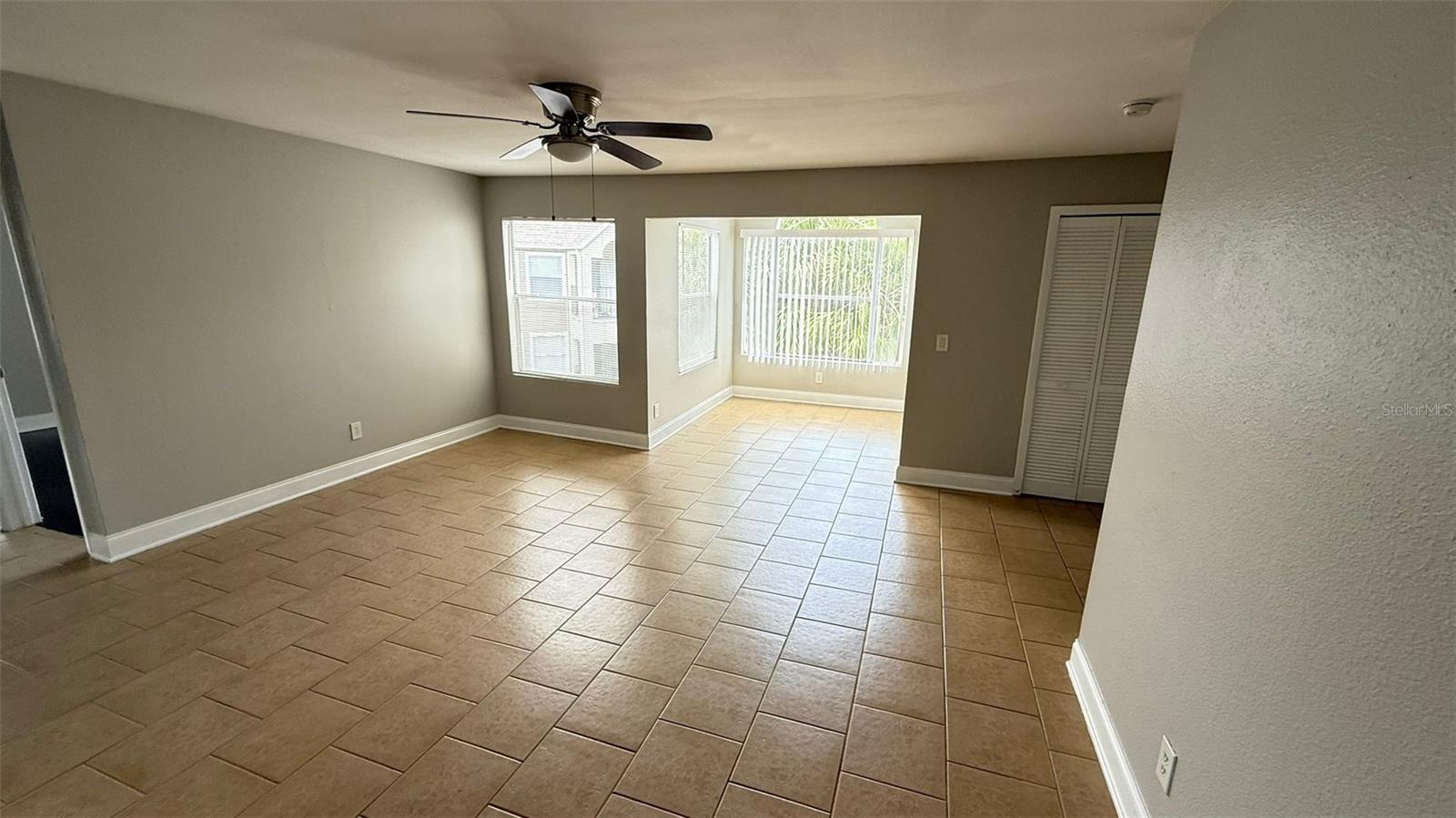 Image 14 of 16 For 4728 Walden Circle 32