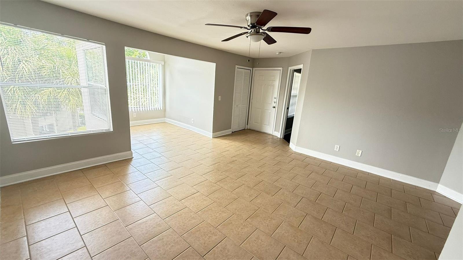 Image 8 of 16 For 4728 Walden Circle 32