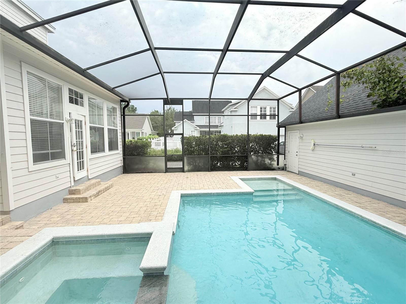 Image 18 of 33 For 902 Waterside Drive