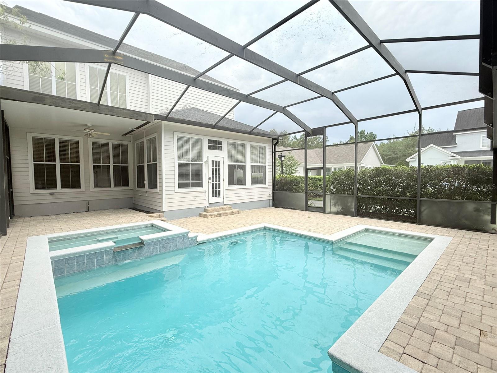 Image 19 of 33 For 902 Waterside Drive