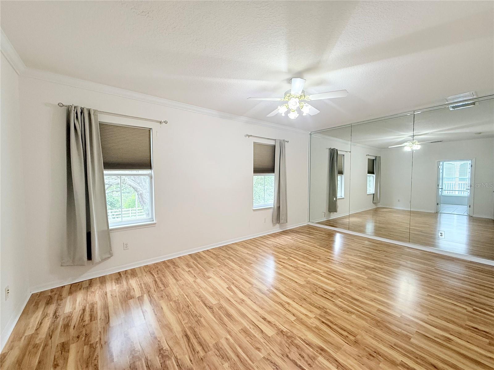 Image 22 of 33 For 902 Waterside Drive