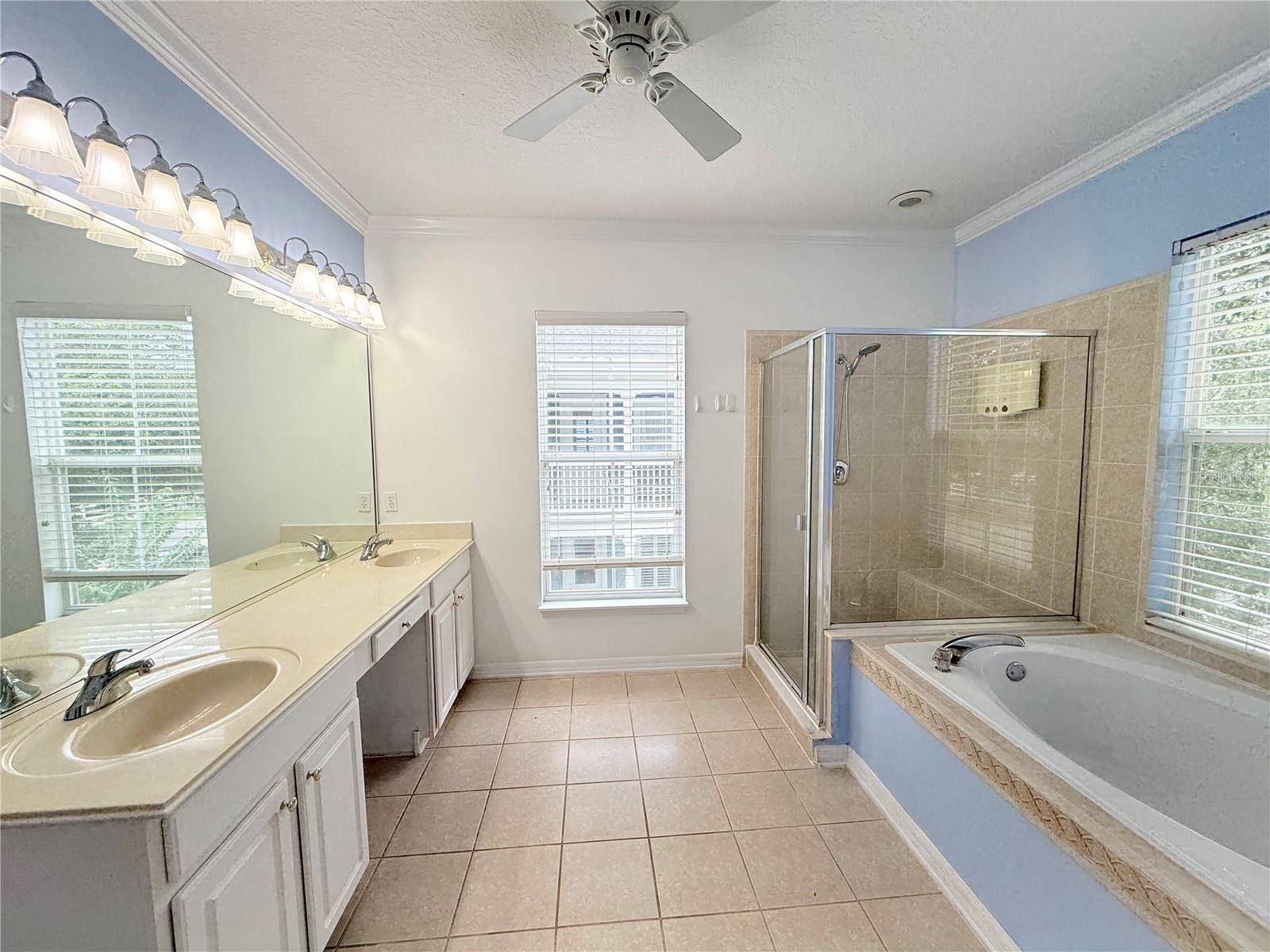 Image 24 of 33 For 902 Waterside Drive