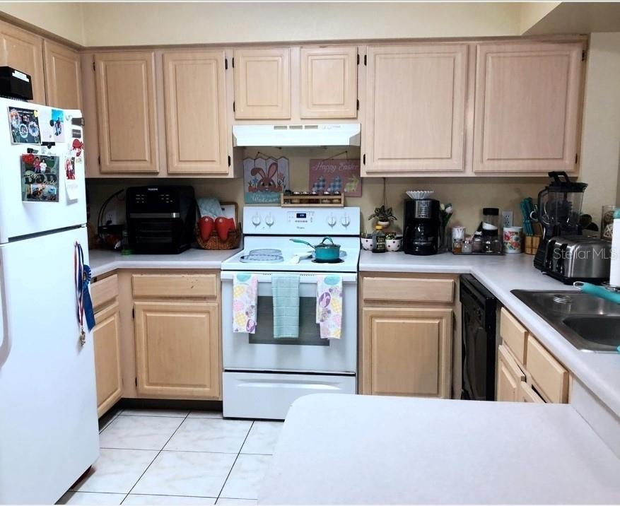 Image 9 of 15 For 13838 Fairway Island Drive 1418