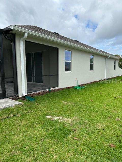 Image 33 of 47 For 14803 Milfoil Avenue