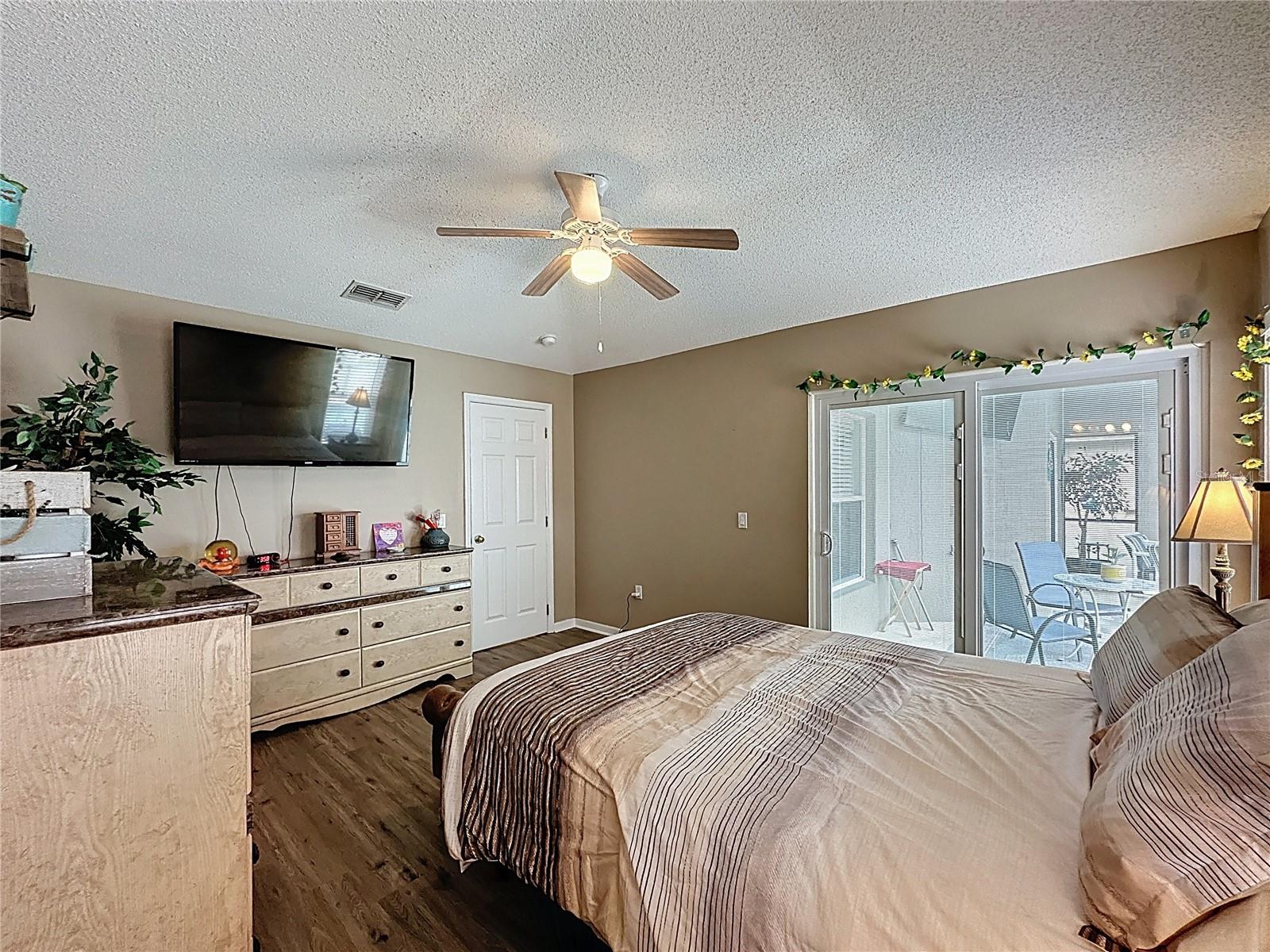 Image 32 of 98 For 1364 Rebecca Drive