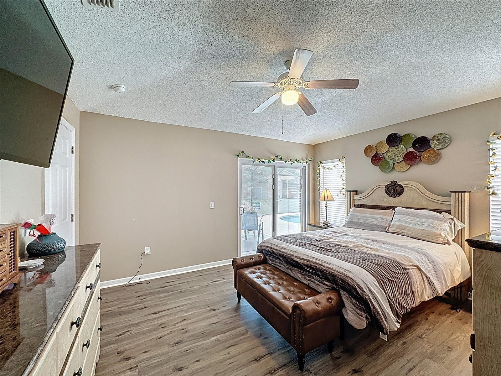 Image 33 of 98 For 1364 Rebecca Drive