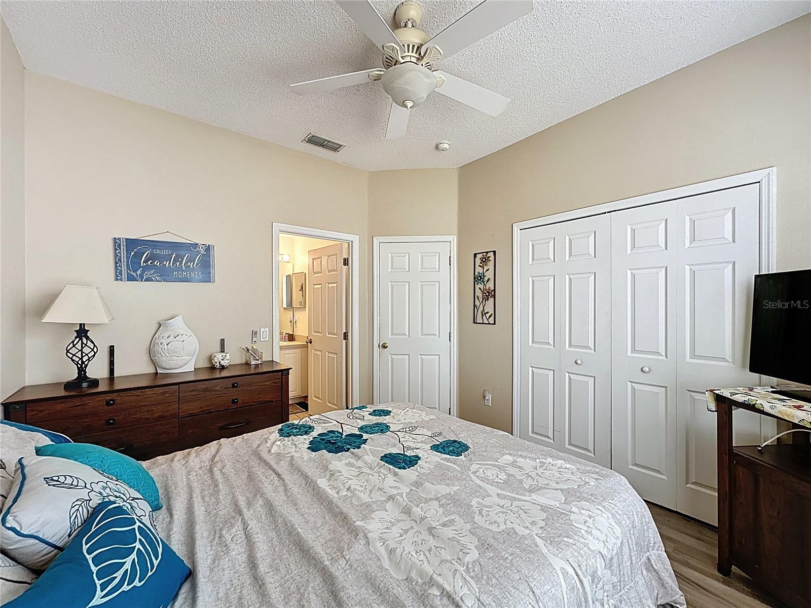 Image 37 of 98 For 1364 Rebecca Drive