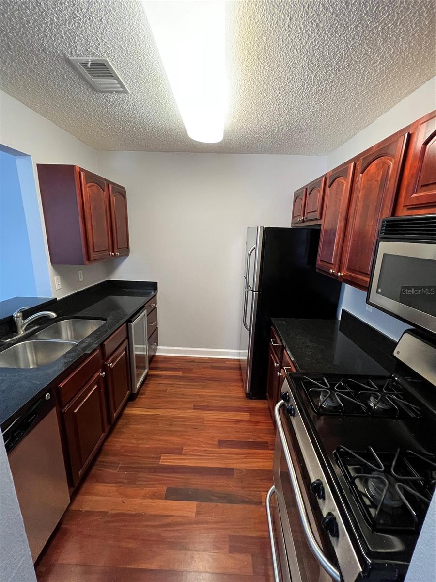 Image 15 of 43 For 2035 Dixie Belle Drive 2035g