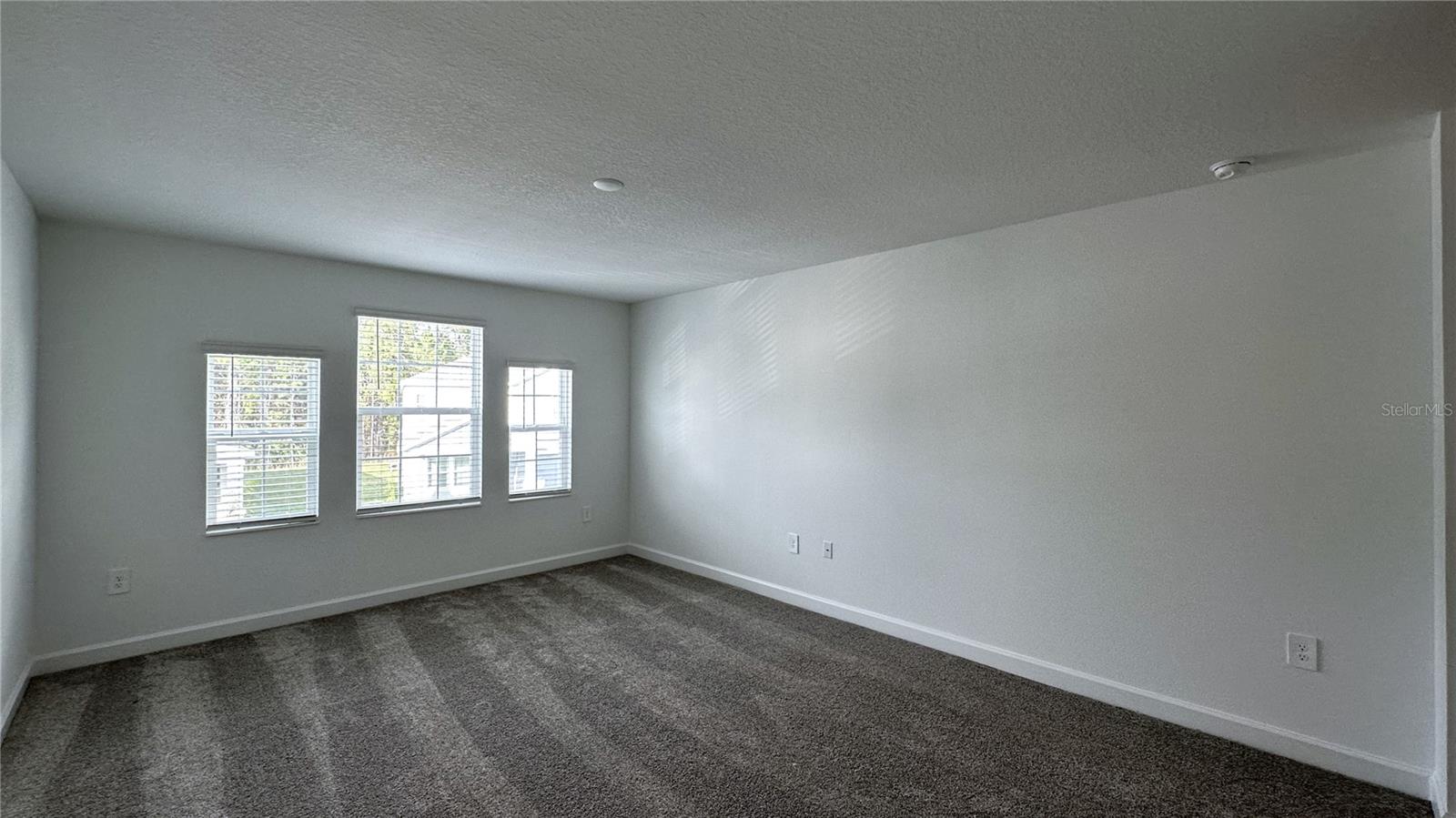 Image 17 of 36 For 2935 Camden Way