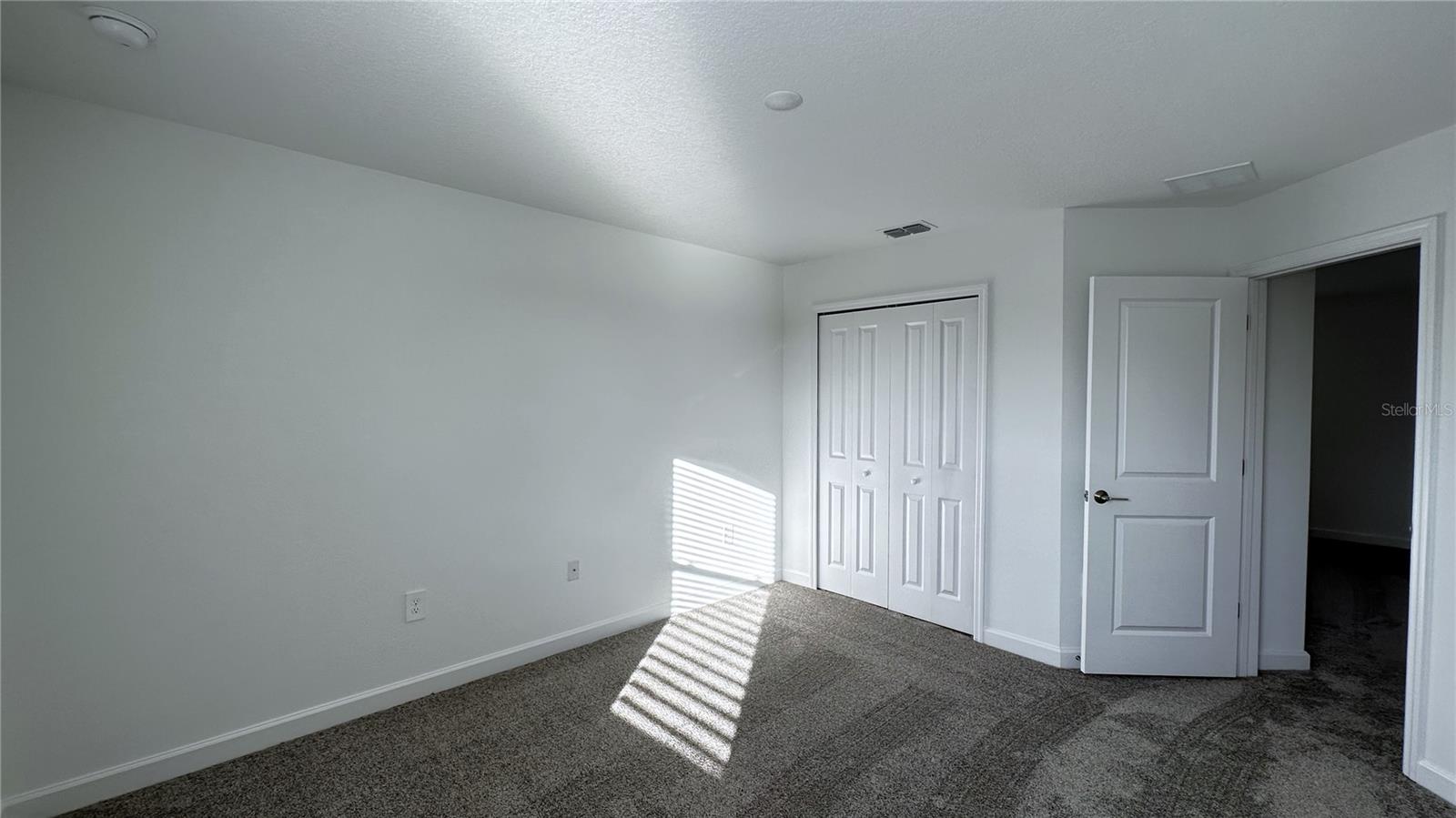 Image 22 of 36 For 2935 Camden Way