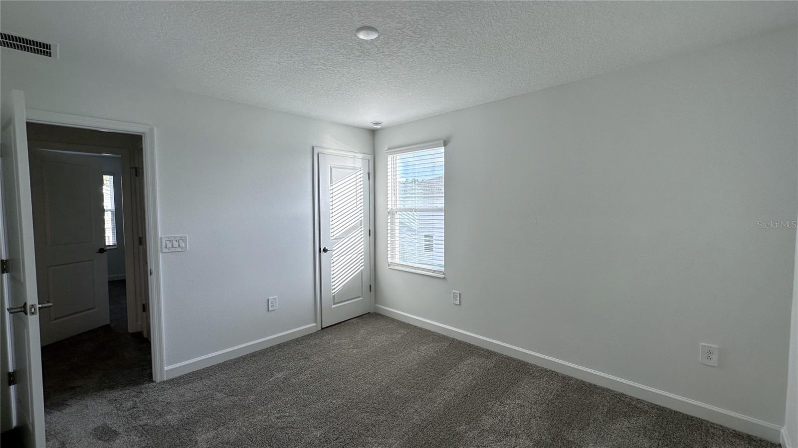 Image 24 of 36 For 2935 Camden Way