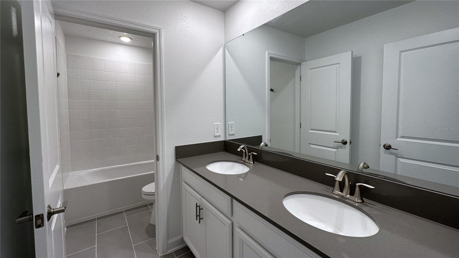 Image 26 of 36 For 2935 Camden Way