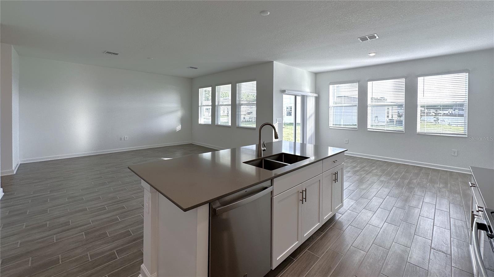 Image 6 of 36 For 2935 Camden Way