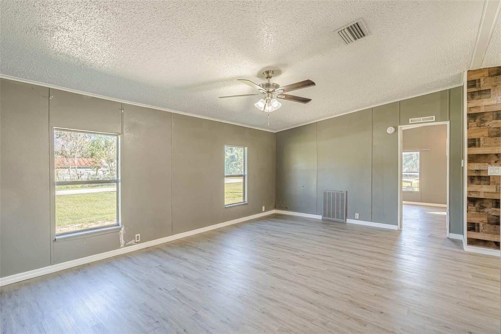 Image 6 of 33 For 4960 Tuscaroa Avenue