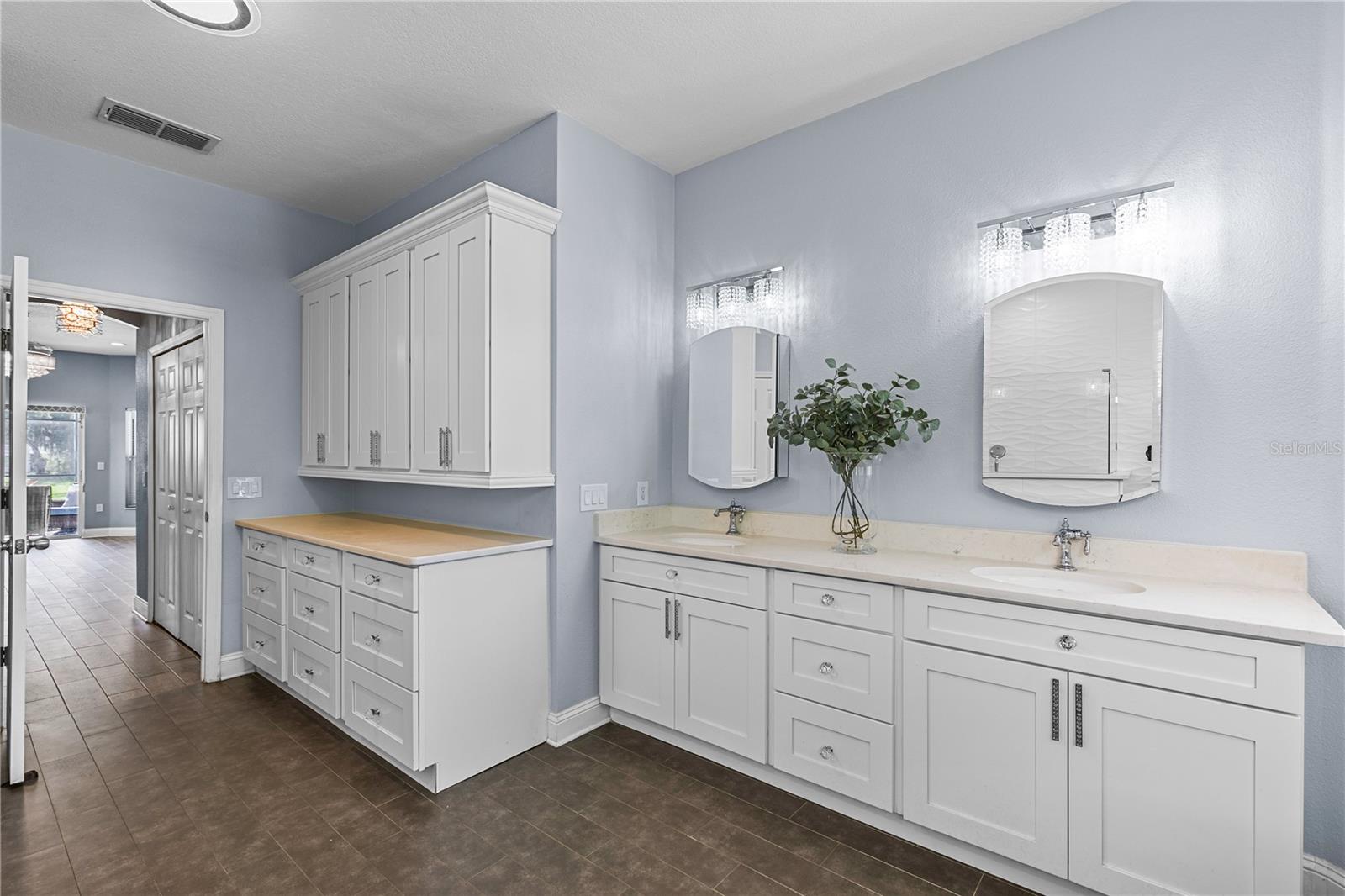 Image 18 of 47 For 3427 Harborside Court