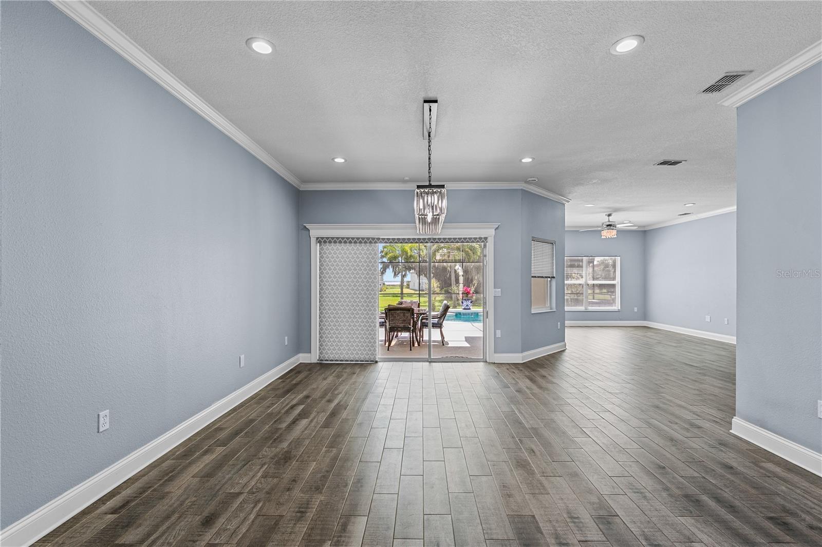 Image 19 of 47 For 3427 Harborside Court