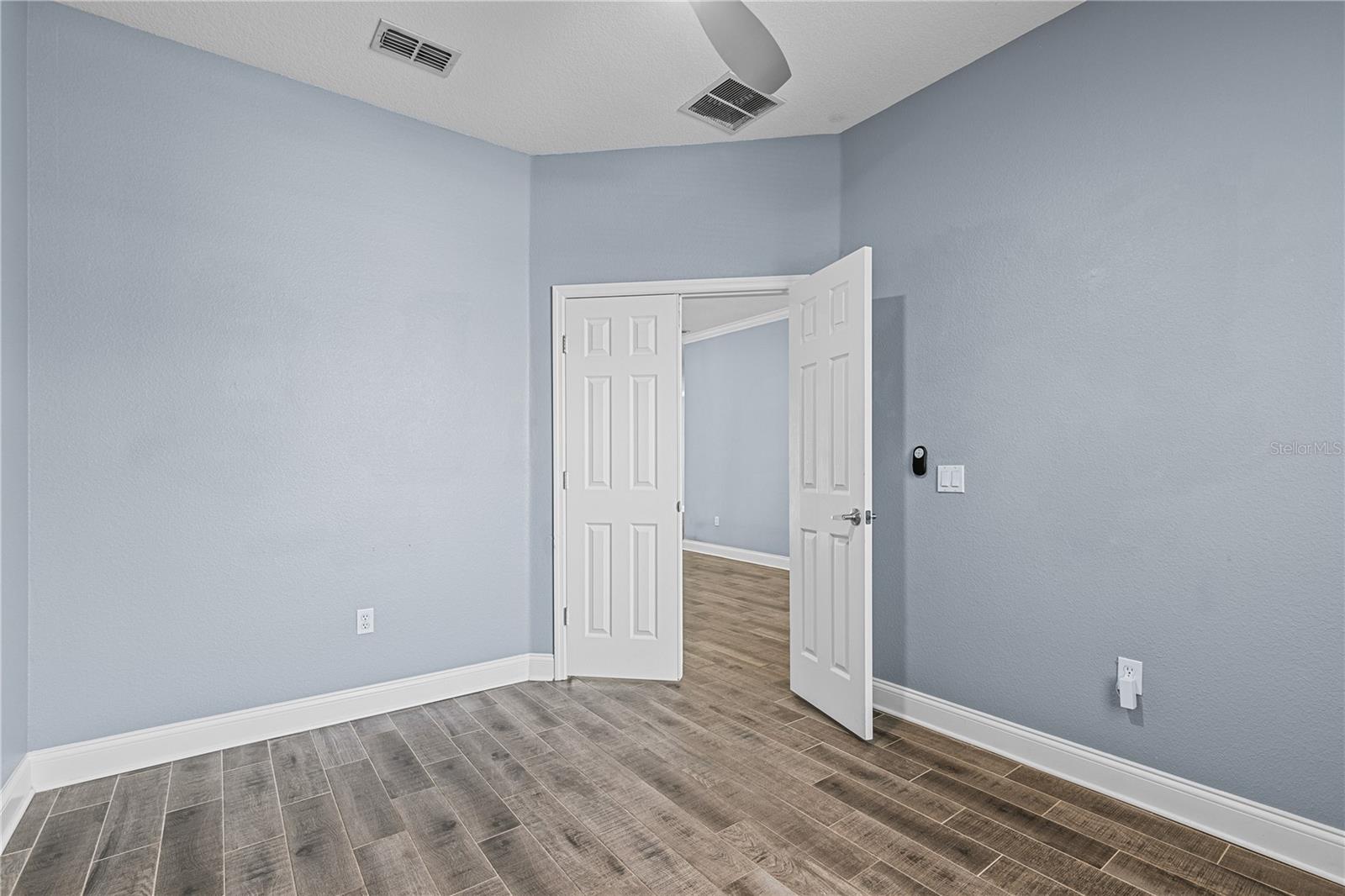 Image 46 of 47 For 3427 Harborside Court