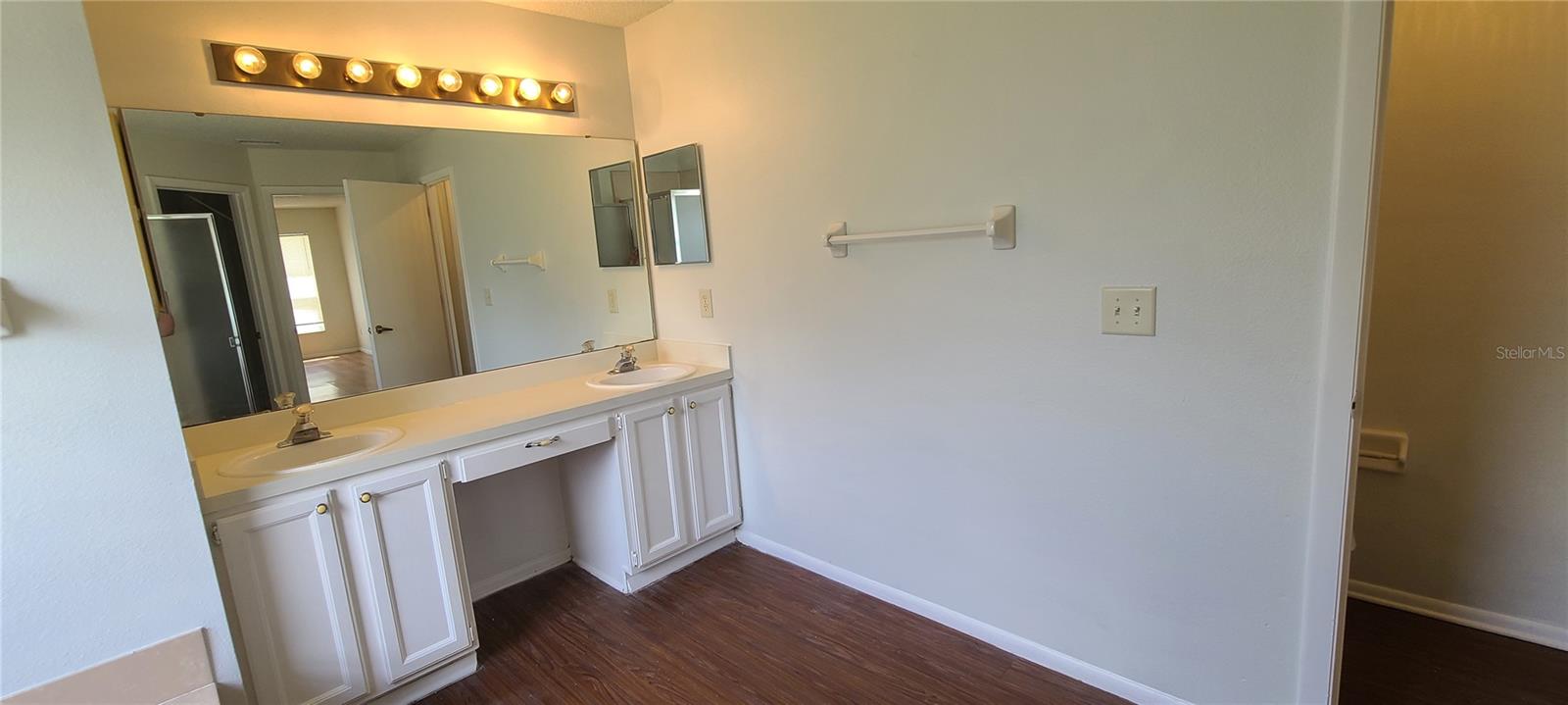 Image 20 of 33 For 2916 Pembridge Street