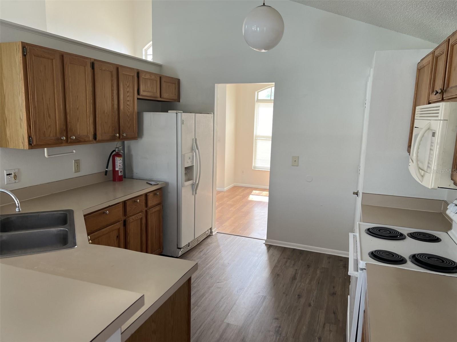 Image 4 of 33 For 2916 Pembridge Street