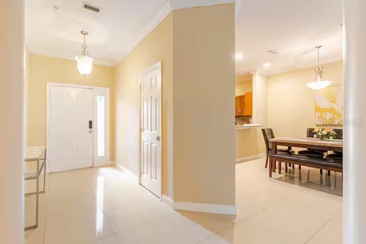 Image 2 of 21 For 3041 Ashland Lane S