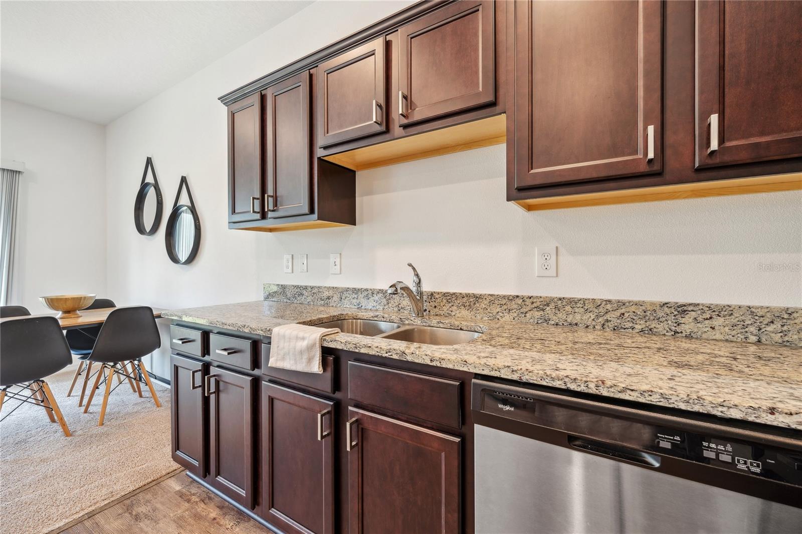 Image 11 of 36 For 955 Grandin Street