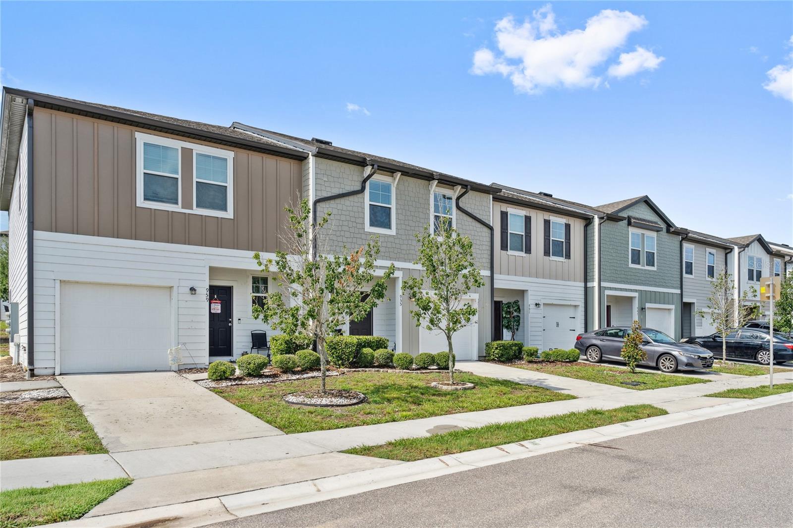 Image 4 of 36 For 955 Grandin Street