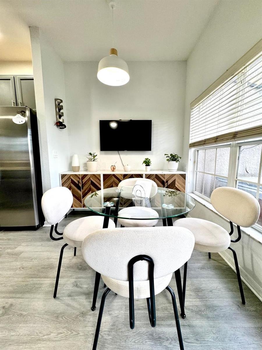Image 6 of 9 For 2477 Caravelle Circle