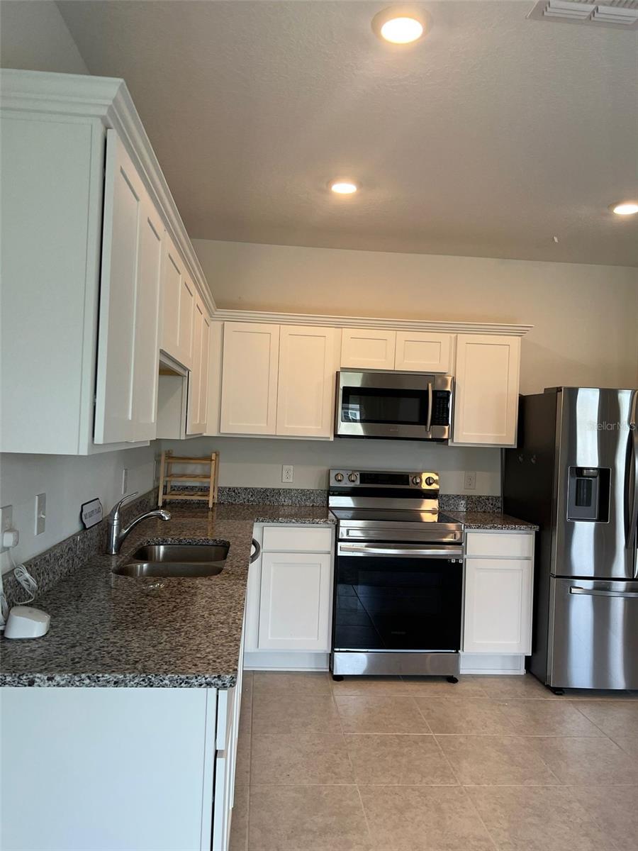 Image 3 of 17 For 254 Mandovi Street