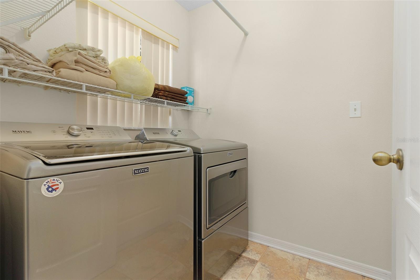 Listing photo id 17 for 2936 Twin Oaks Drive