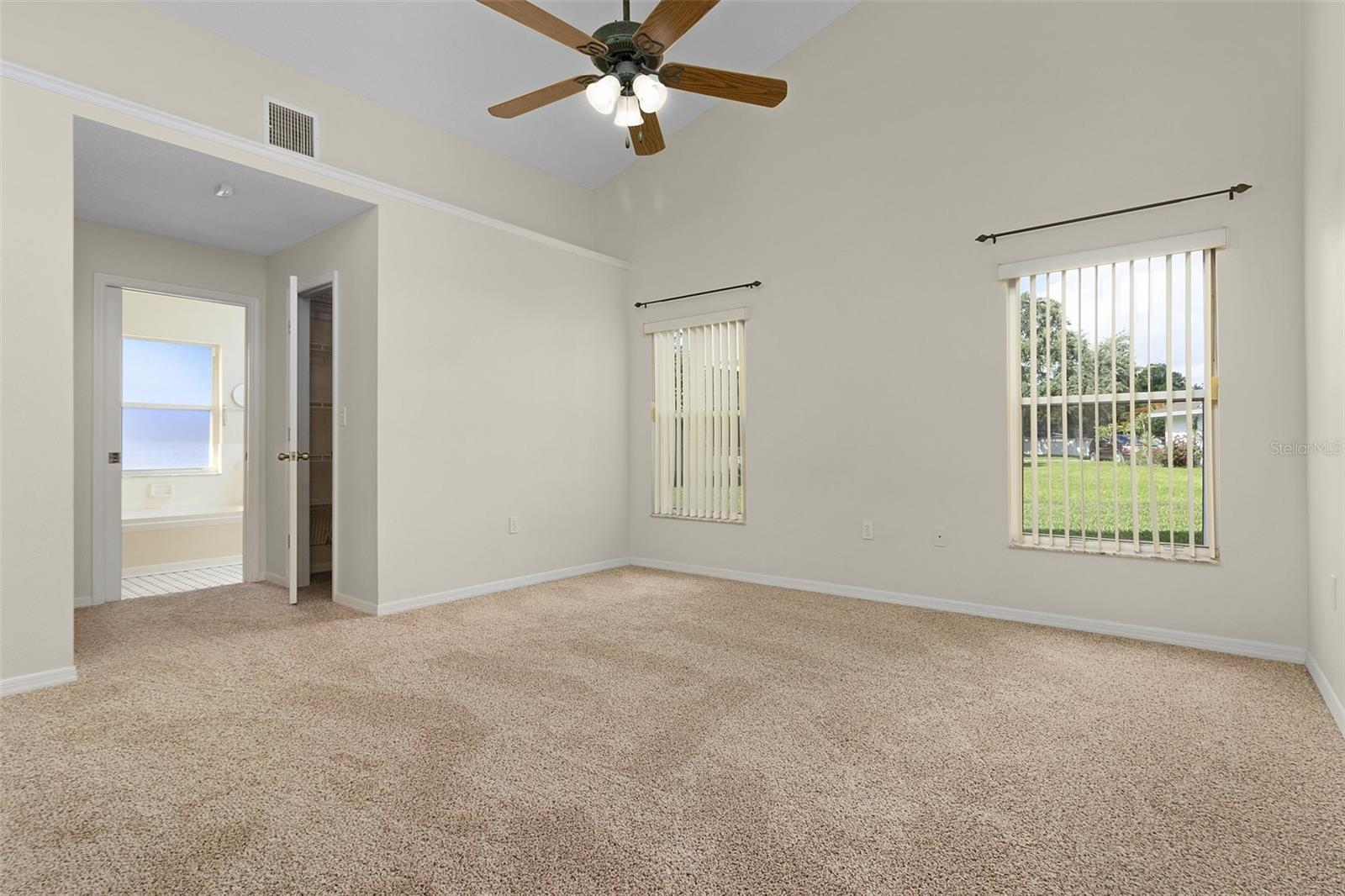 Listing photo id 20 for 2936 Twin Oaks Drive