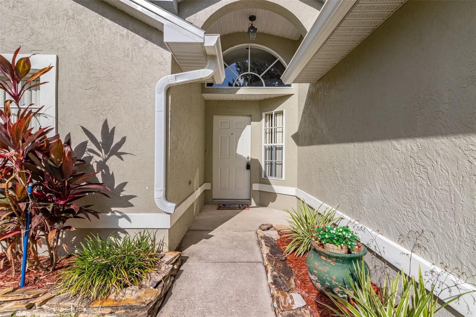 Listing photo id 1 for 2936 Twin Oaks Drive
