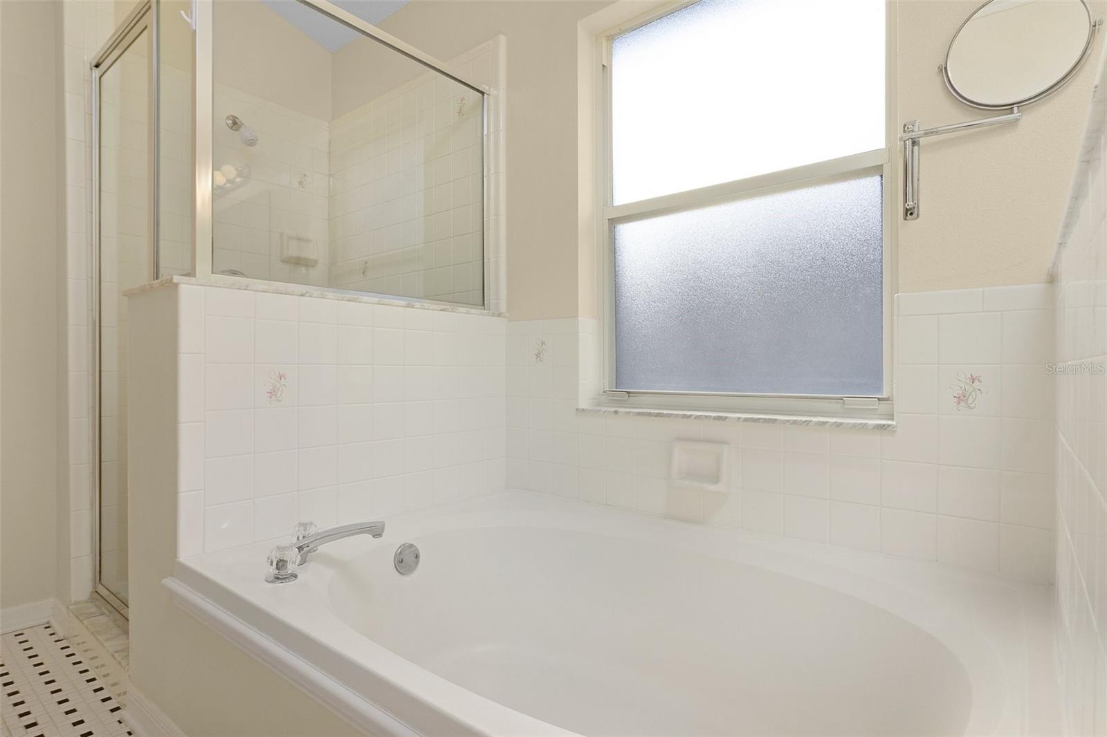 Listing photo id 28 for 2936 Twin Oaks Drive