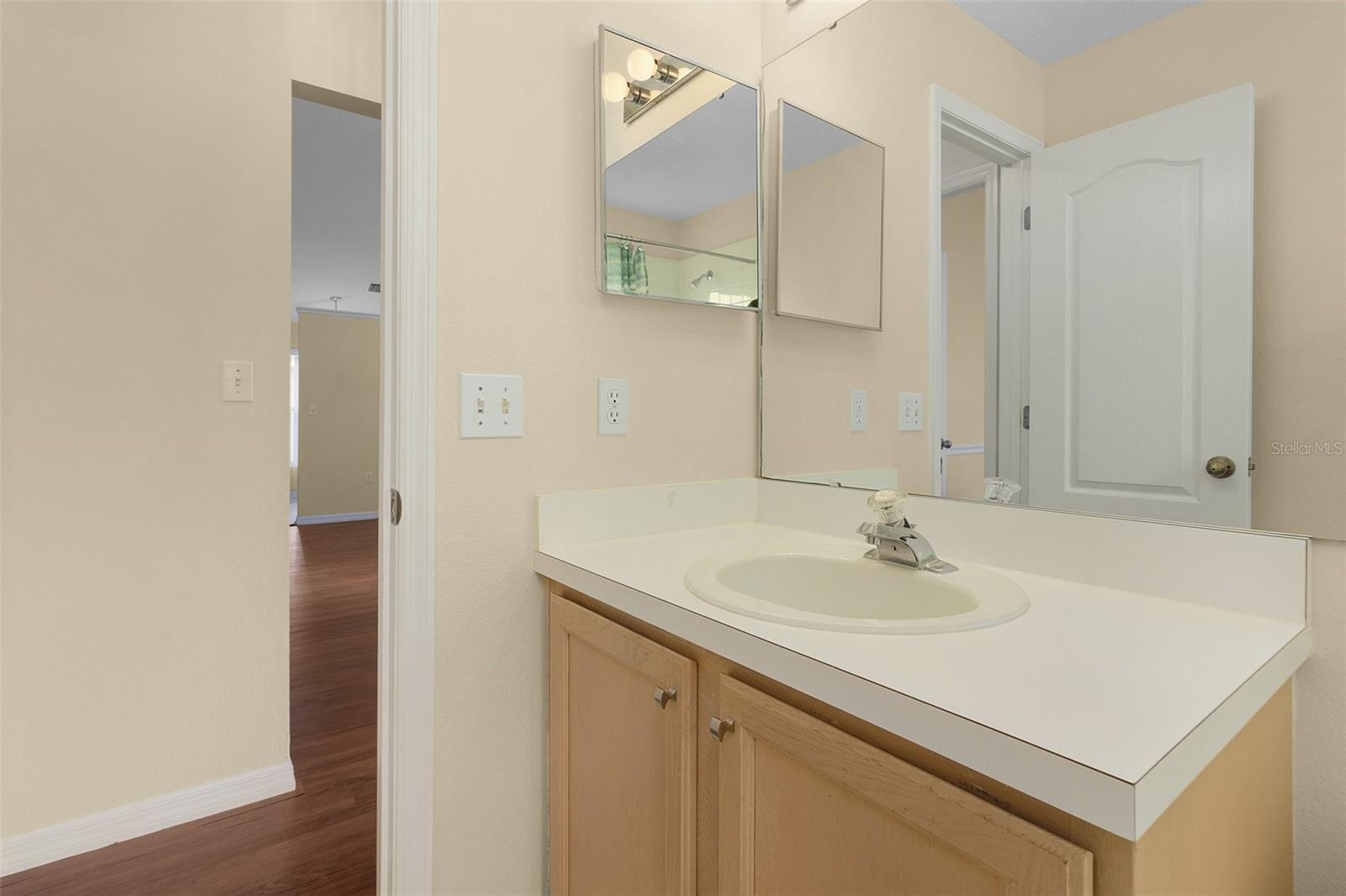 Listing photo id 33 for 2936 Twin Oaks Drive