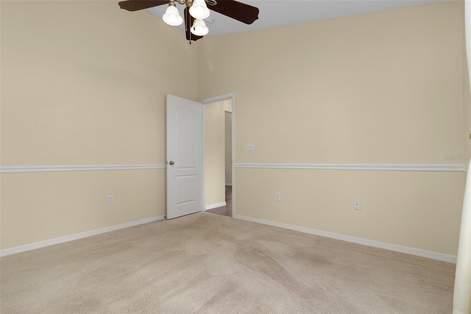 Listing photo id 35 for 2936 Twin Oaks Drive