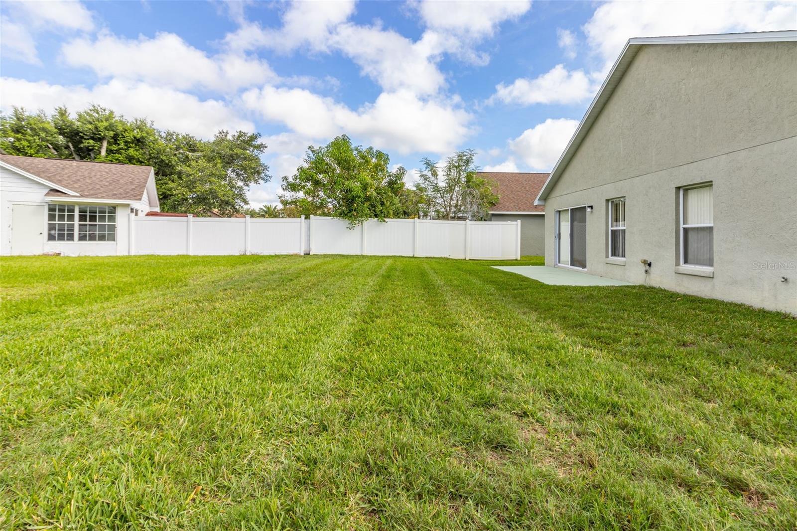 Listing photo id 38 for 2936 Twin Oaks Drive