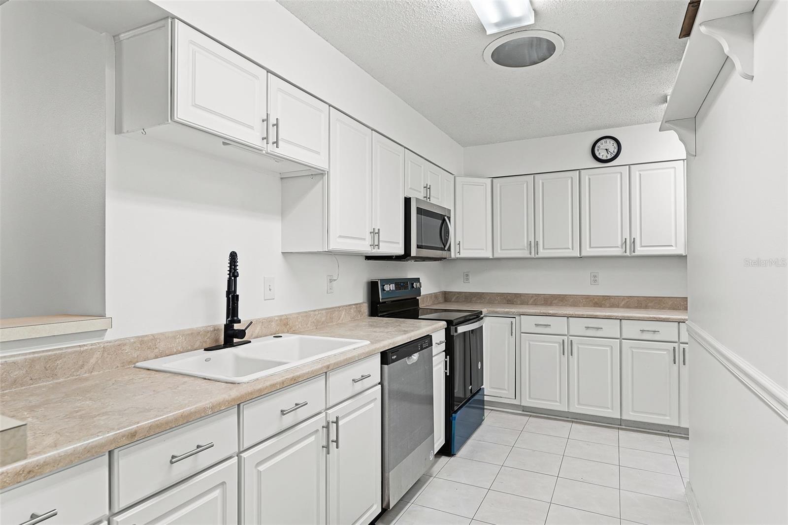 Image 5 of 26 For 1135 Monroe Avenue