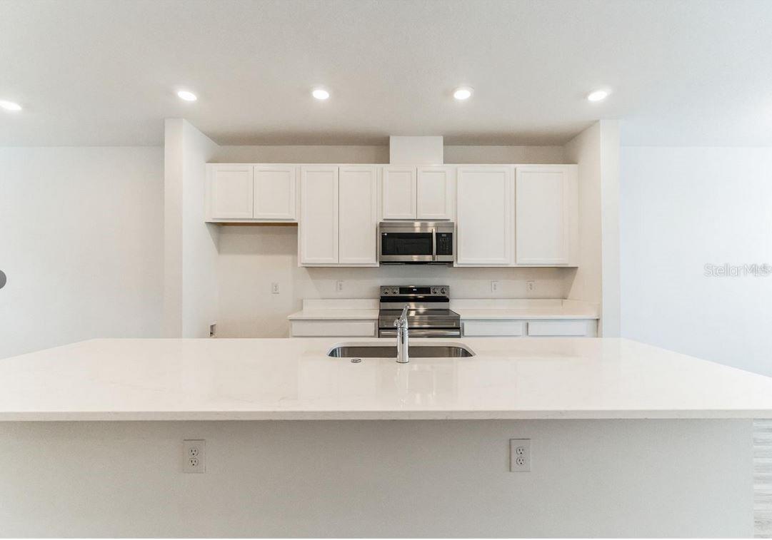 Image 4 of 14 For 2905 Voyager Avenue