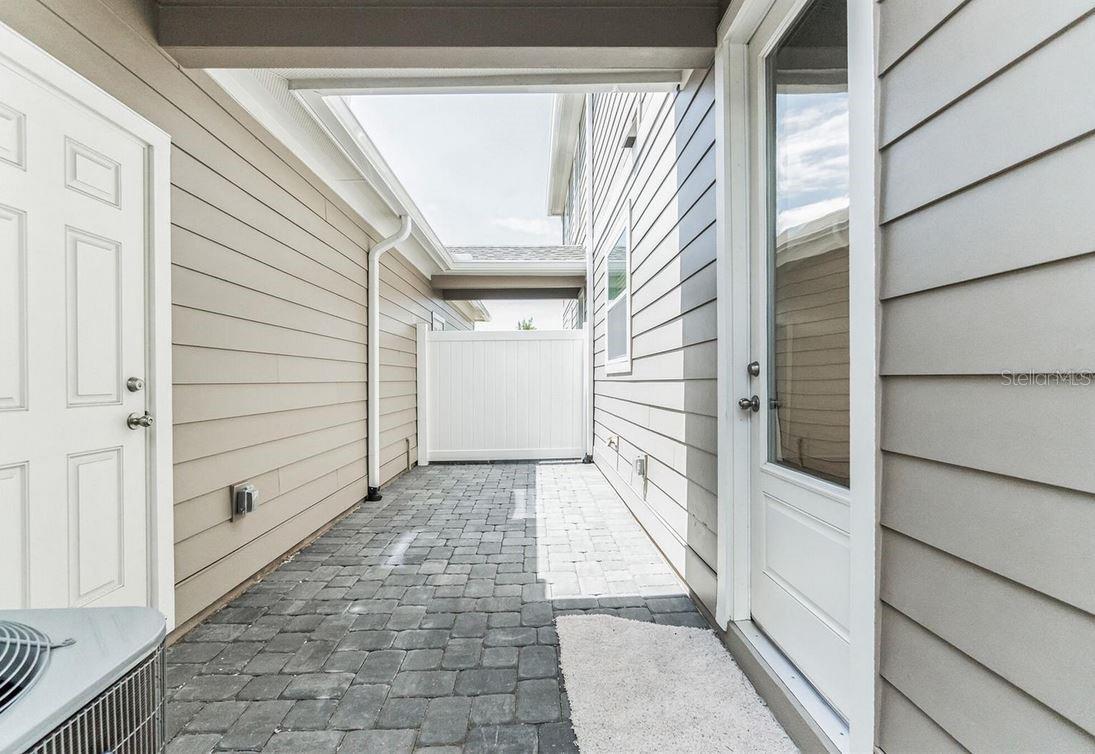 Image 8 of 14 For 2905 Voyager Avenue