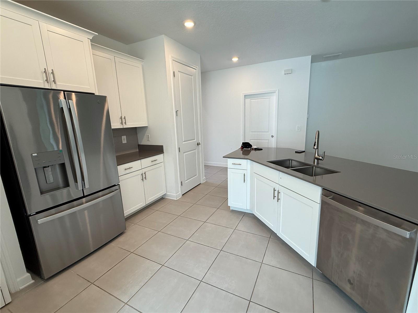 Image 15 of 39 For 3046 Camden Way