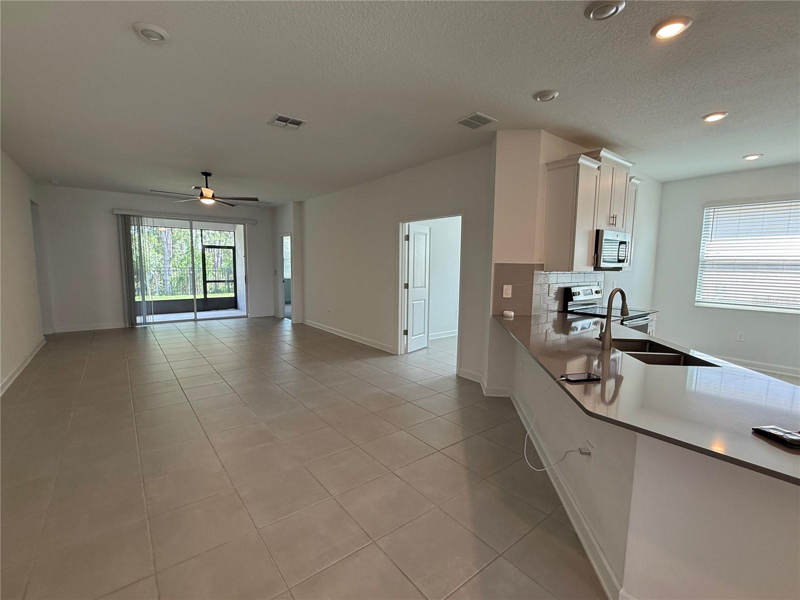 Image 16 of 39 For 3046 Camden Way