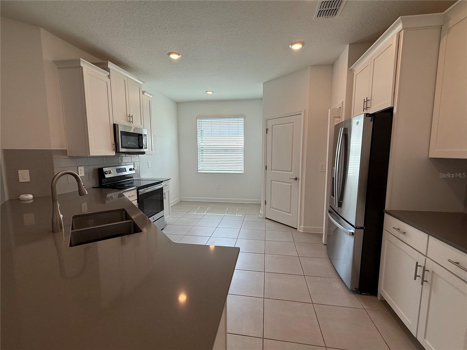 Image 17 of 39 For 3046 Camden Way