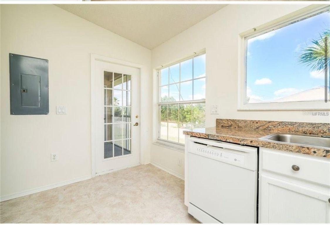 Image 8 of 16 For 13301 Fairway Glen Drive 204