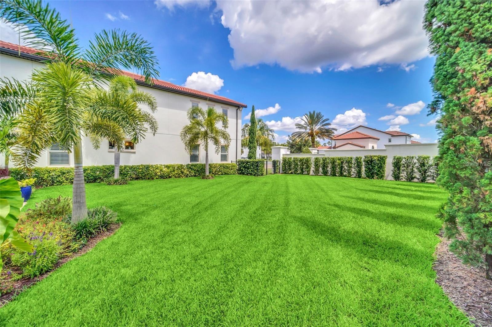 Image 23 of 29 For 10836 Royal Cypress Way
