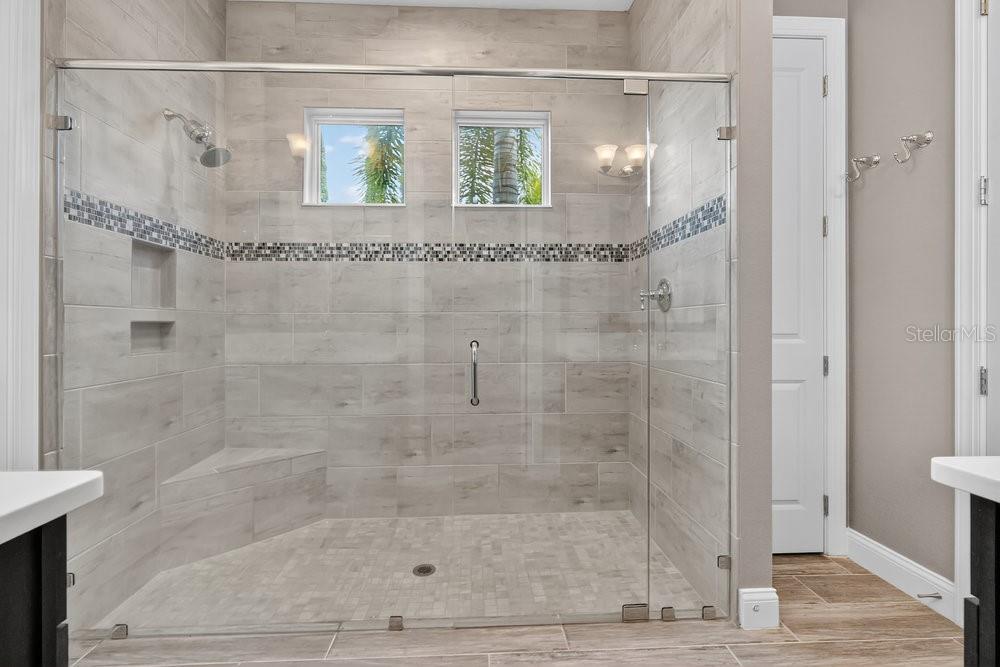 Image 30 of 53 For 10836 Royal Cypress Way