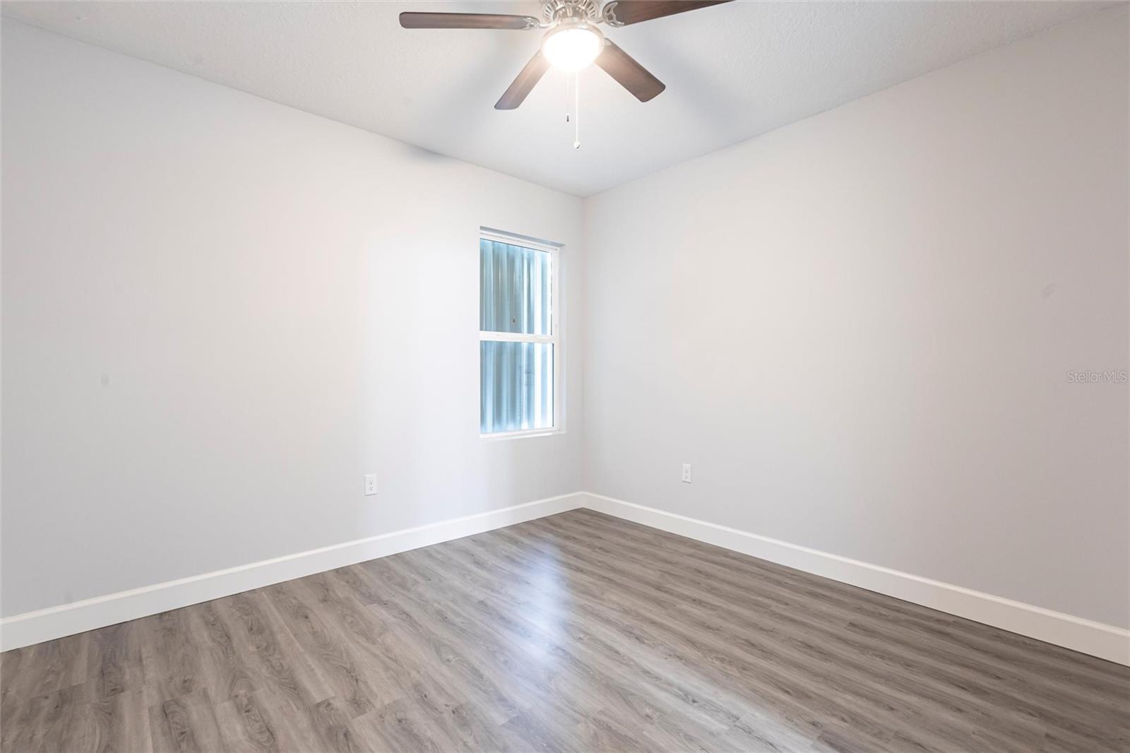 Image 10 of 39 For 11370 Kimberly Avenue