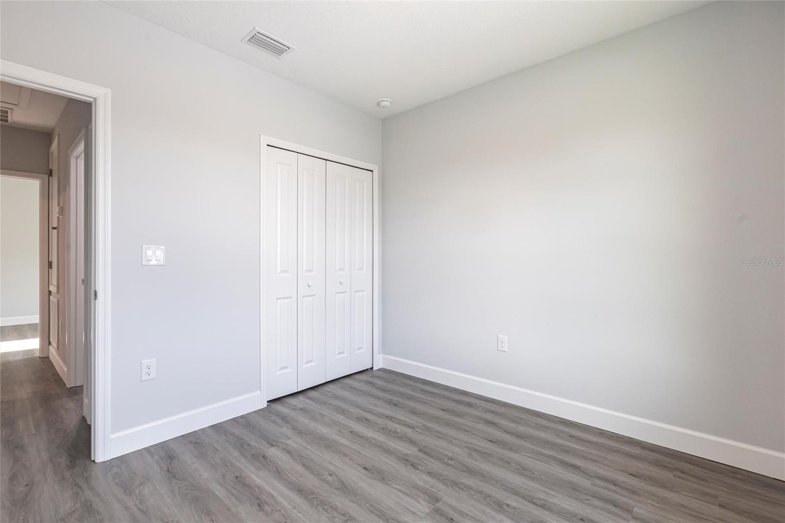 Image 16 of 39 For 11370 Kimberly Avenue