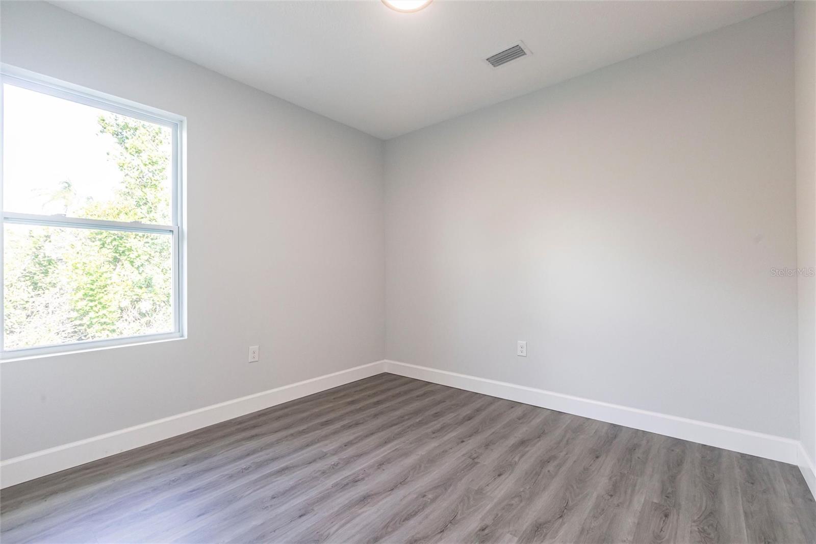 Image 31 of 39 For 11370 Kimberly Avenue