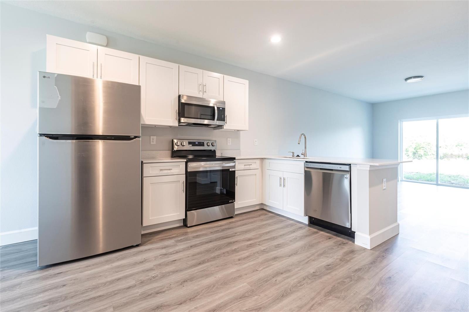 Image 6 of 39 For 11370 Kimberly Avenue