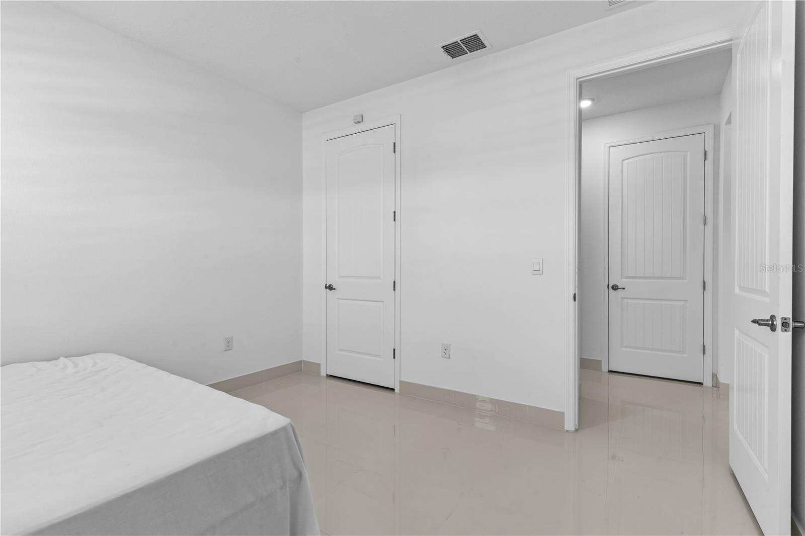 Image 19 of 42 For 17795 Blazing Star Circle