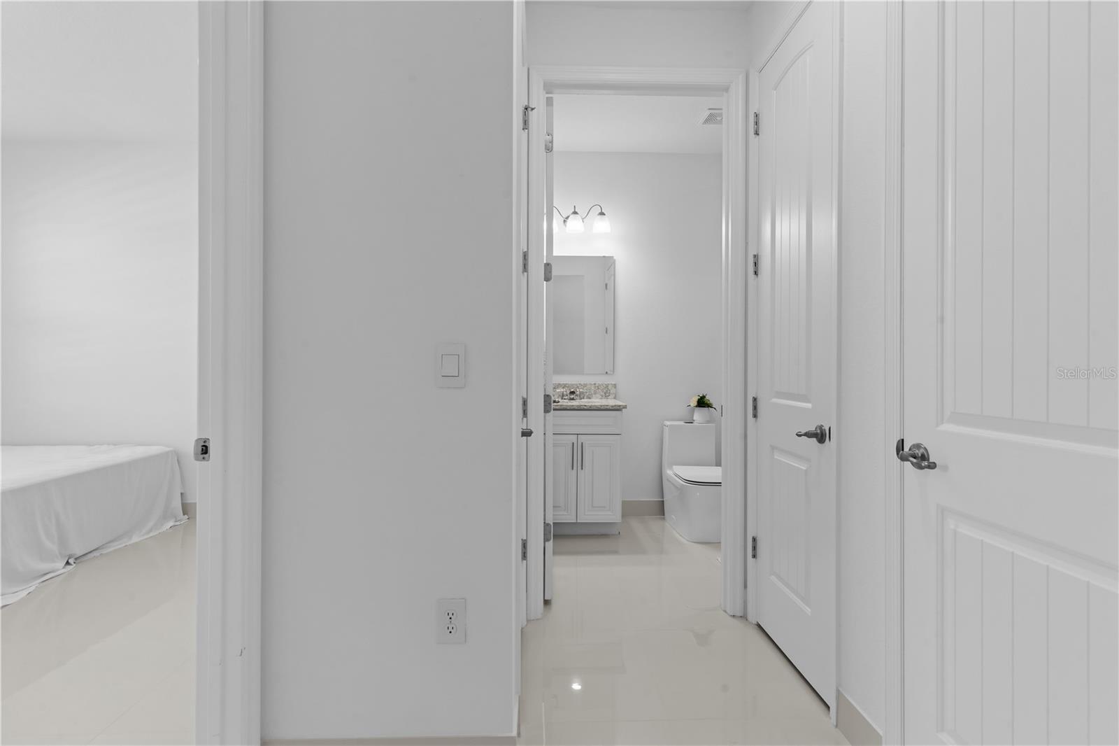 Image 20 of 42 For 17795 Blazing Star Circle